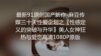 商场女厕前后景逼脸同框偸拍多位小姐姐方便，连衣裙美女来事还穿透明冰丝内裤侧漏严重，大屁股女的蕾丝T裤更是惹火 (1