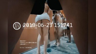 逗逼剧情四眼男与女友闺蜜偸偸打炮女友在旁边玩手机装看不到最后直接一边看他俩造爱一边自慰对白搞笑1080P原版